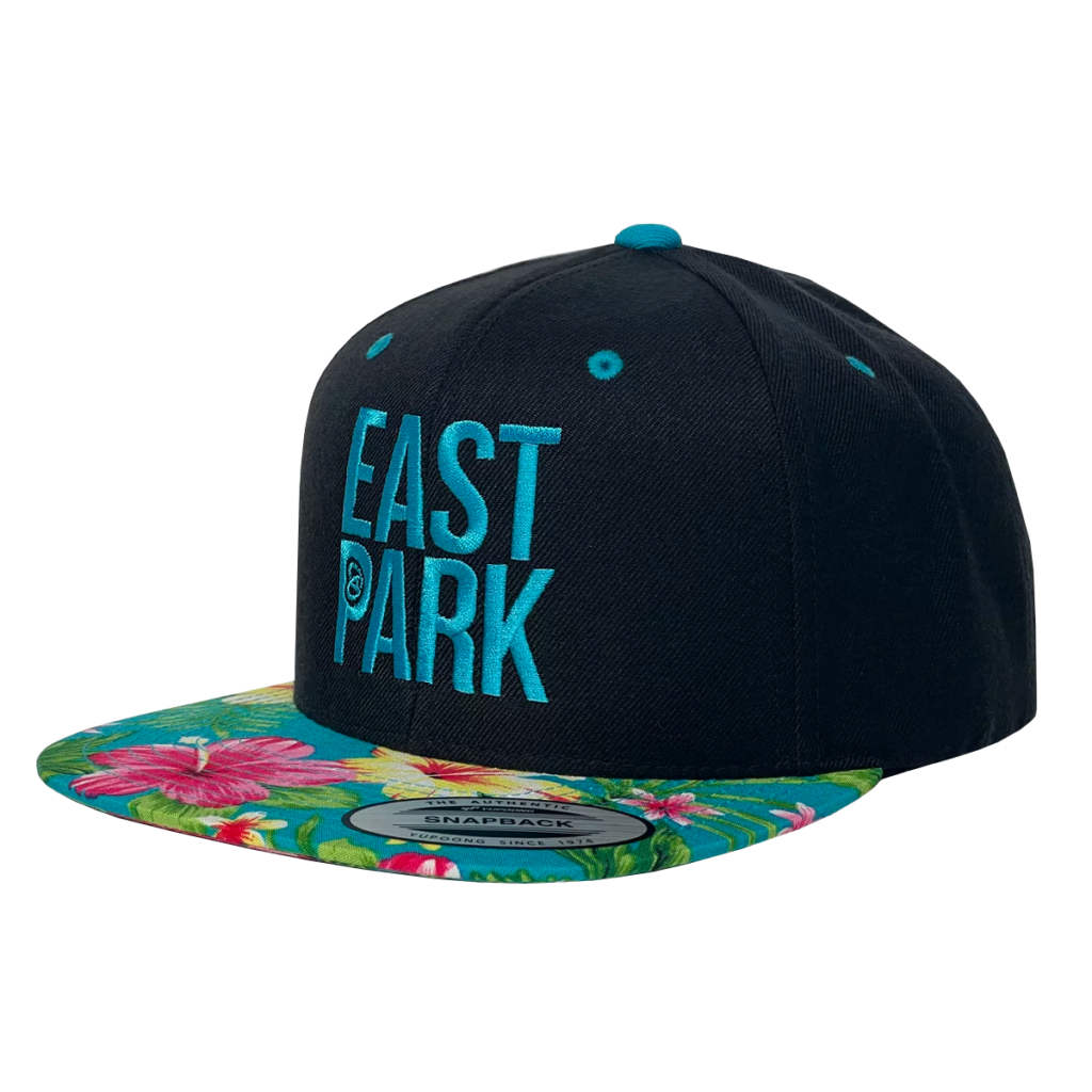 Casquette Snapback Yupoong à personnaliser avec votre logo en ✓BRODERIE ✓ÉCUSSON. Votre casquette personnalisée livrée en 5 à 15 jours. Atelier français