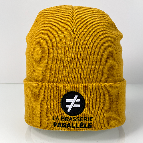 Bonnet brodé La Brasserie Parallèle – logo appliqué tissu sur bonnet revers uni.