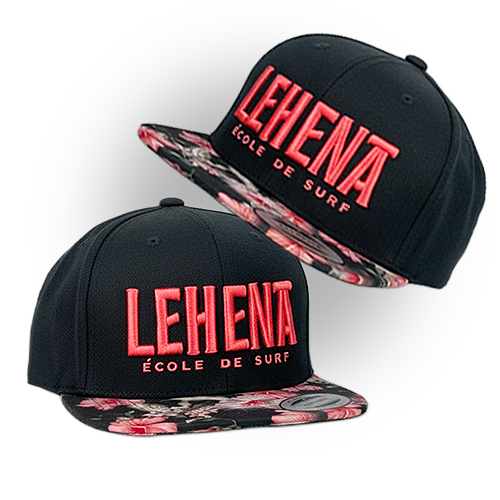 Casquettes Snapback Yupoong personnalisées Lehena École de Surf Hendaye – Broderie 3D rouge sur visière fleurie